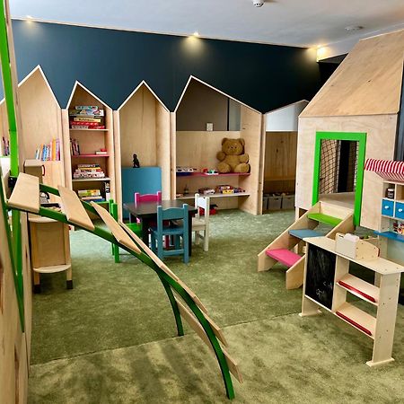 อาร์เต สปา แอนด์ พาร์ค โฮเทล Hotel เวลินกราด ภายนอก รูปภาพ The Children's Museum of Oakville