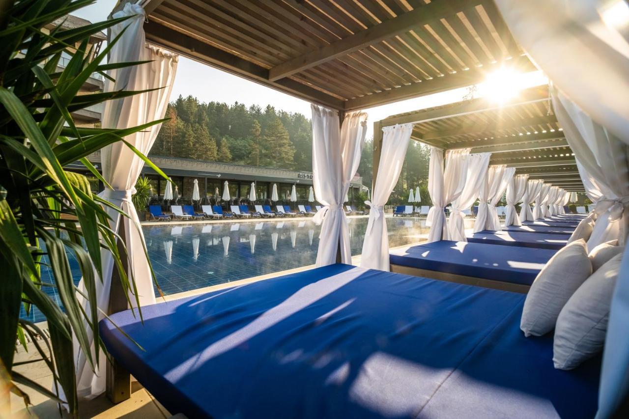 อาร์เต สปา แอนด์ พาร์ค โฮเทล Hotel เวลินกราด ภายนอก รูปภาพ Cabana at the pool