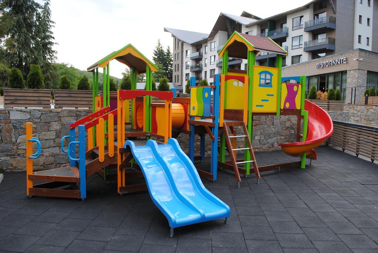 อาร์เต สปา แอนด์ พาร์ค โฮเทล Hotel เวลินกราด ภายนอก รูปภาพ Playground in Poland